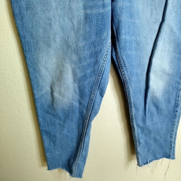 Levi's premium quality Mom Jean Sneak Peek sz 31 - Picture 4 of 9